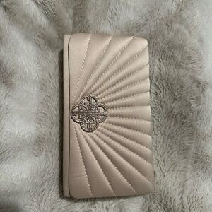 Elegant Cream Quilted Clutch GIANI BERNINI